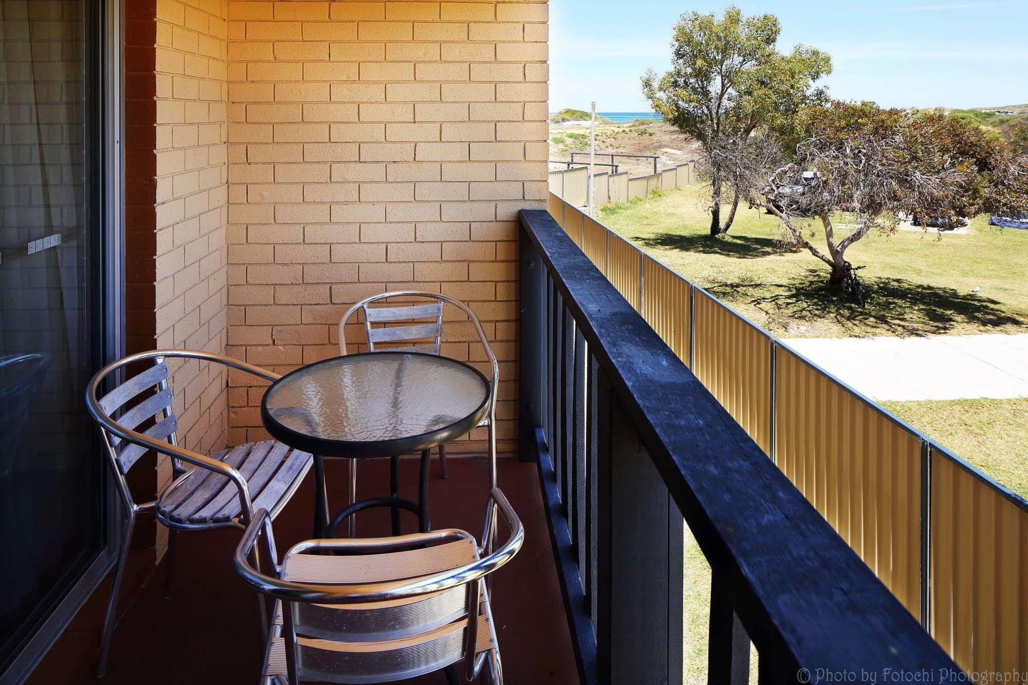 Lancelin Beach Hotel Exterior foto